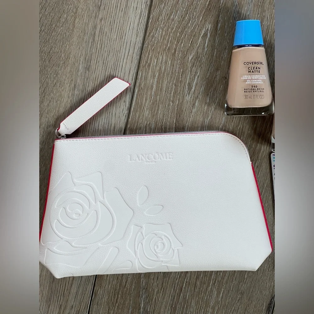 NIB Makeup bundle makeup case - Picture 2 of 4